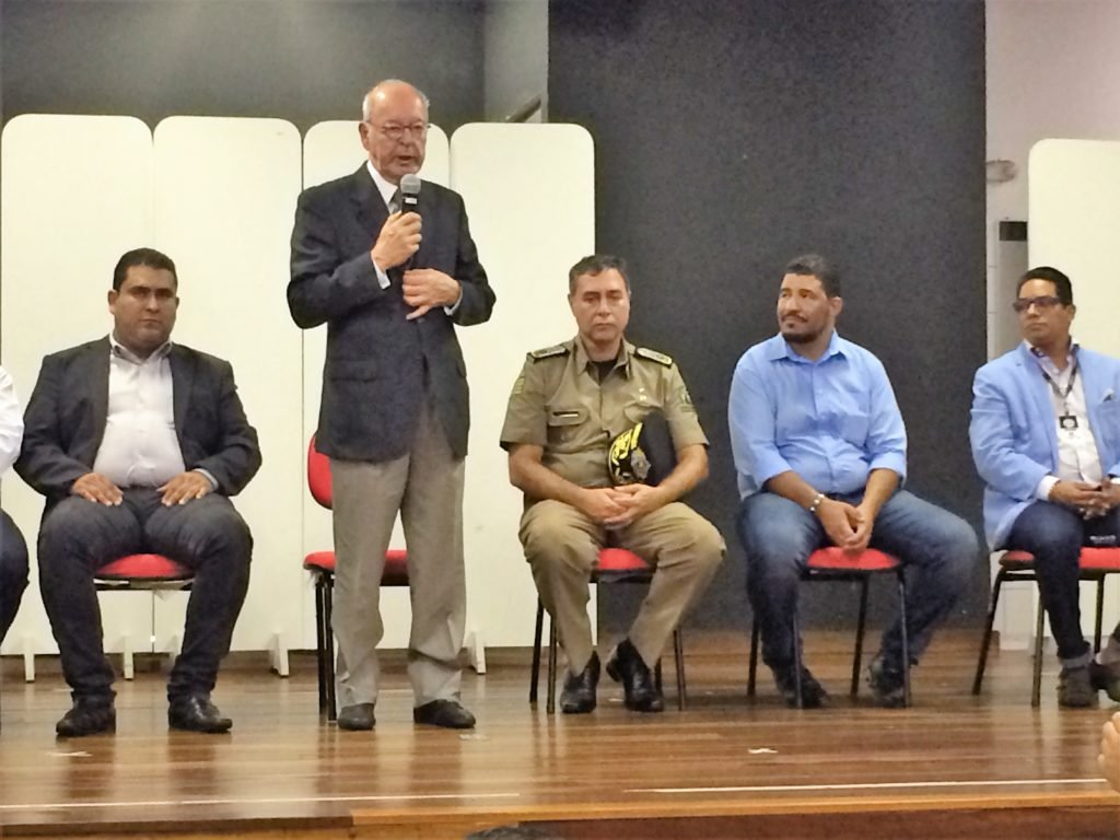 Secretário de Segurança Pública do estado visita Aparecida de Goiânia para ouvir a população
