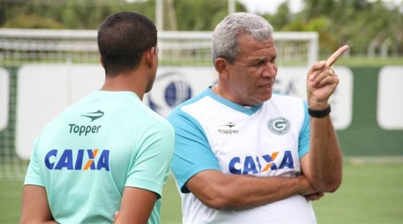 Goiás Esporte Clube anuncia a saída do técnico Hélio dos Anjos