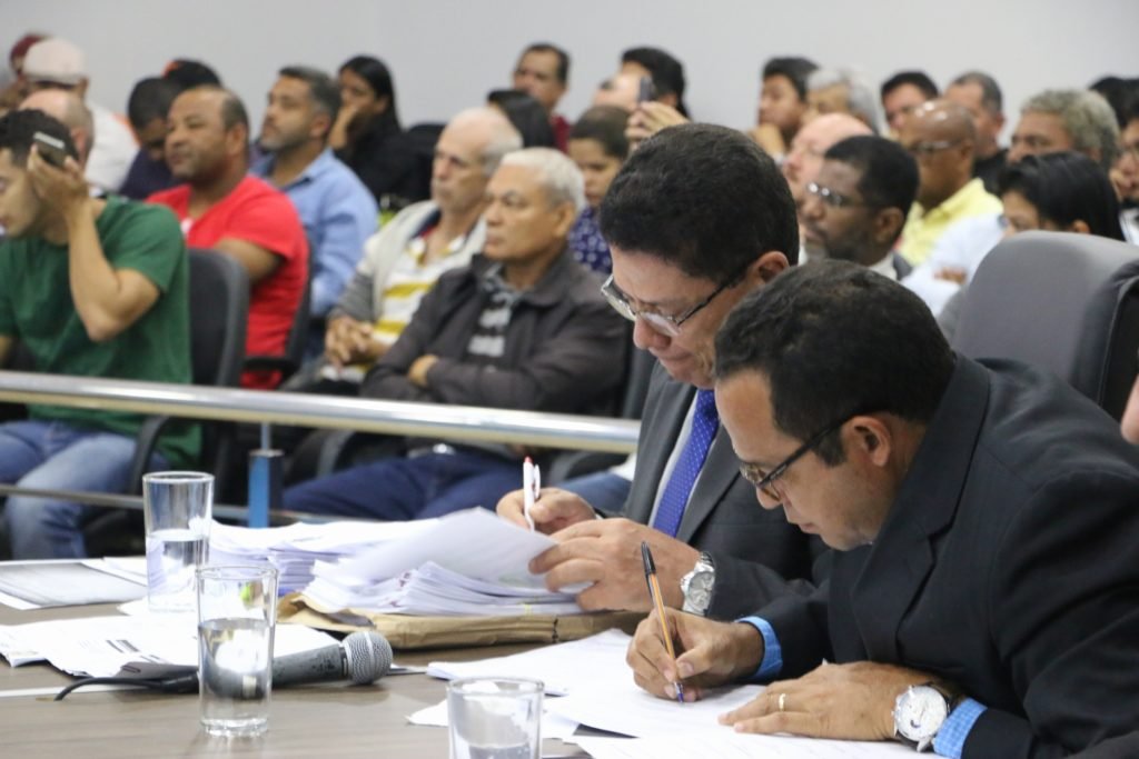 Câmara de Aparecida de Goiânia aprova regulamentação e fiscalização dos serviços de transporte por meio de aplicativos