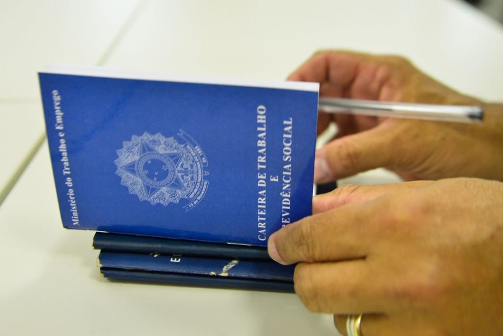 Saldo positivo de empregos é devido a pequenas empresas