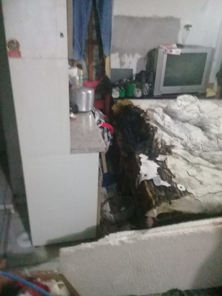 Homem incendeia casa e tenta matar esposa no Setor Garavelo em Aparecida de Goiânia