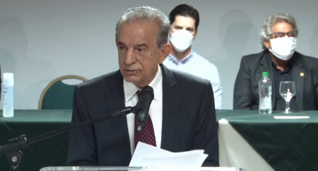 Iris Rezende anuncia que encerra a vida política no fim deste ano
