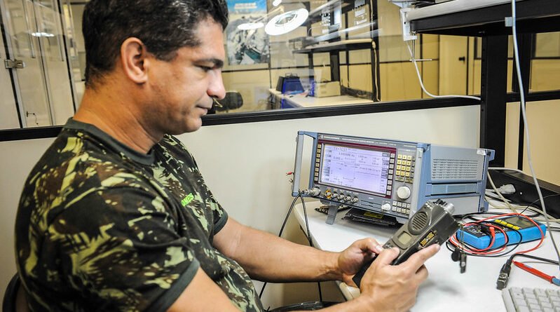 Enel capacita soldados do exército para se tornarem eletricista