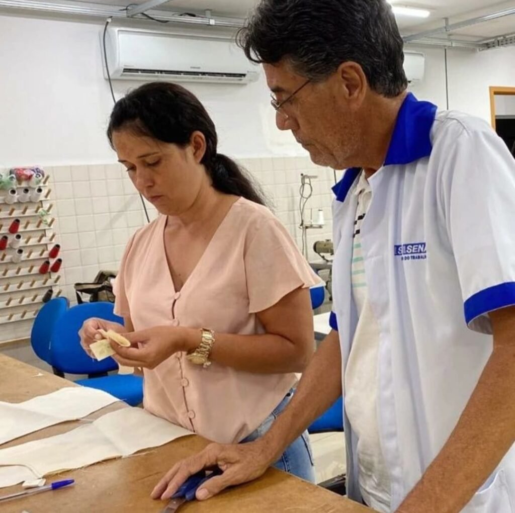Prefeitura de Goiânia abre vagas para curso profissionalizante de designer de moda, destinado a mulheres em situação de vulnerabilidade social