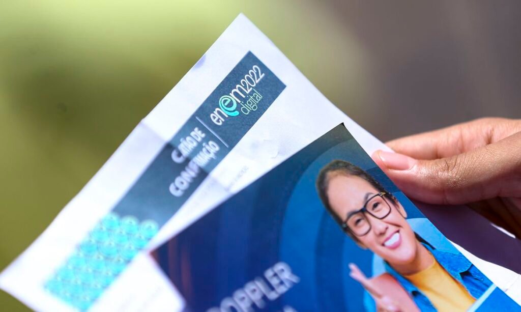 Mais de 2,4 milhões de alunos participam do primeiro dia do Enem