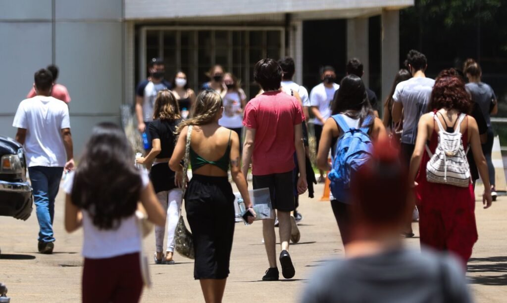 Em mais de 1,7 mil municípios, Enem será aplicado neste domingo