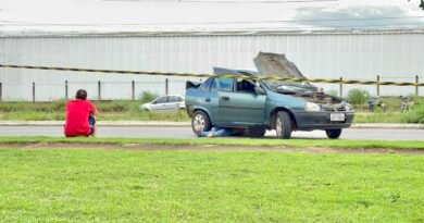 Jovem morre atropelado após parar carro e colocar água em radiador