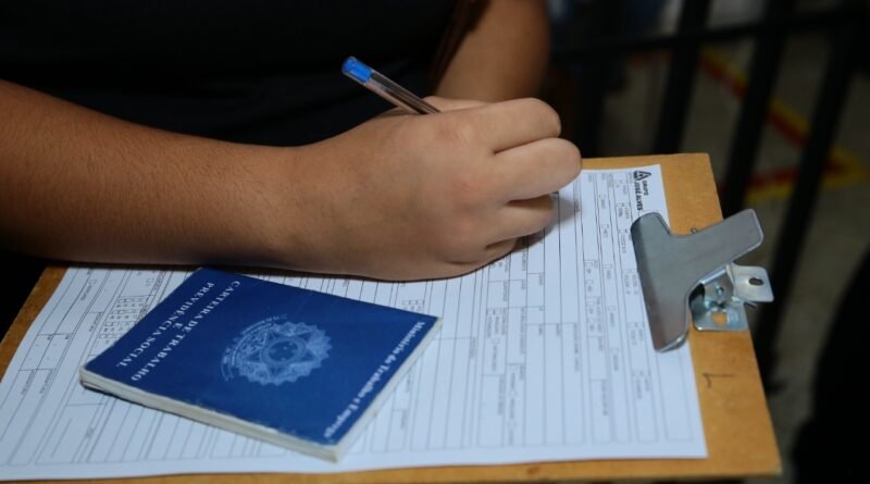 Aparecida de Goiânia oferece mais de 550 vagas de emprego; confira oportunidades
