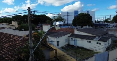 Quem deve trocar a lâmpada da rua?