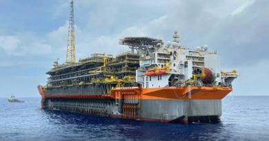Maior plataforma de petróleo do Brasil inicia operação no pré-sal