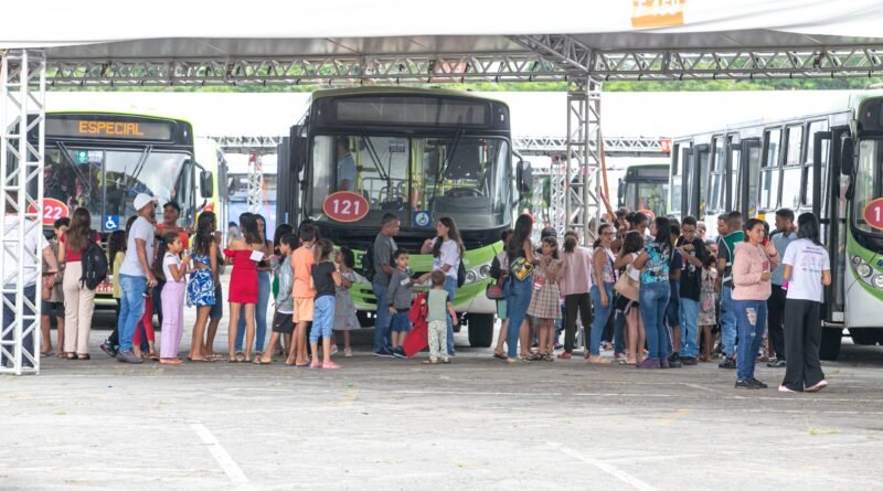 Governo disponibiliza rotas gratuitas de ônibus para entrega de brinquedos do Natal do Bem no Goiânia Arena