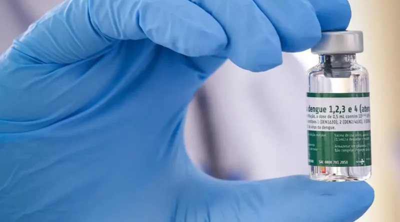 Começa vacinação de 1,2 milhão de profissionais de saúde contra dengue