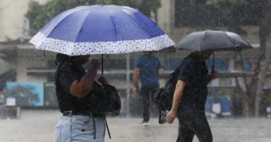 Semana começa com alerta laranja de chuvas intensas em 17 estados