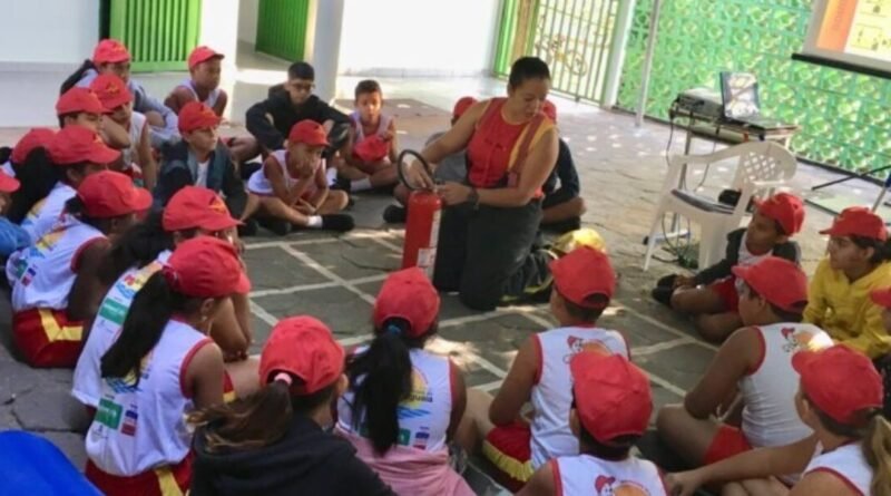 Bombeiro Mirim abre inscrições para 405 vagas em 11 cidades