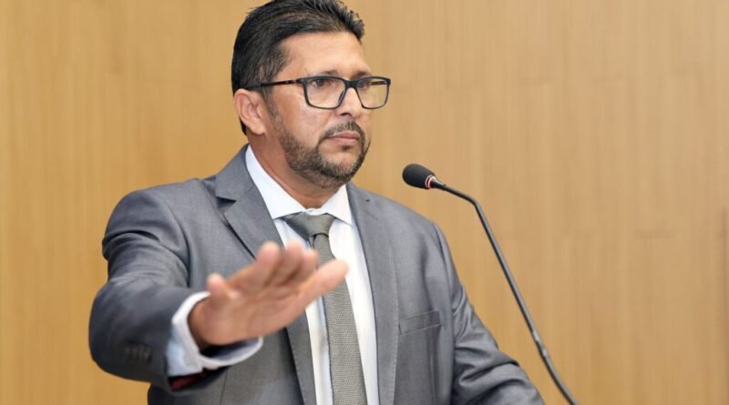 Domingos Rodrigues é empossado na Câmara de Aparecida de Goiânia