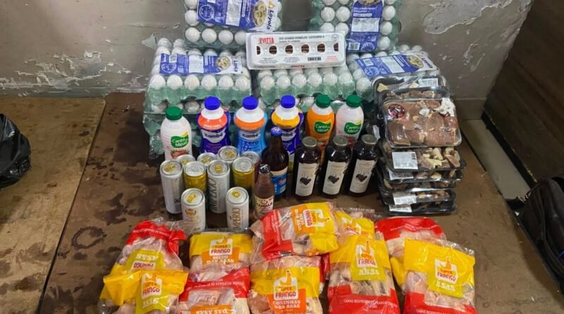 Procon Goiânia autua supermercado após encontrar 60 produtos vencidos à venda